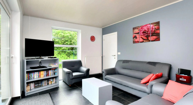 Pleasant Holiday Home in Somme-Leuze with Sauna and Terrace, Забронировать Отель Ер провинция Намюр