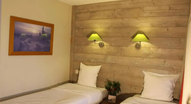 Residence Christiana 307 Cles Blanches Courchevel, Prenota Residence Hotel a Alvernia con parcheggio, Parcheggio