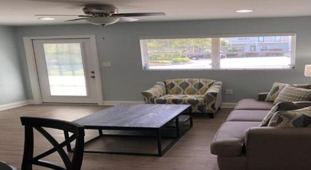 Вилла Marco Island Lakeside Inn