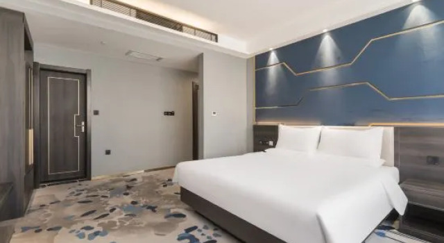 Люкс Starway Hotel (Korla Huijia Times Square)