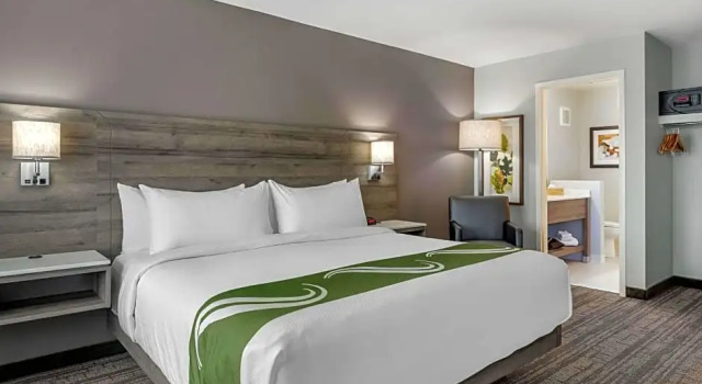 Четырёхместный люкс Quality Inn & Suites Amsterdam