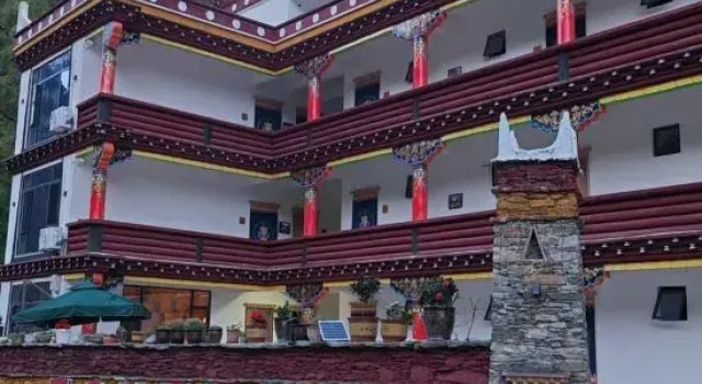 Danba Moyun Shanju Homestay, Buchen Sie Hotel Tronang Sichuan