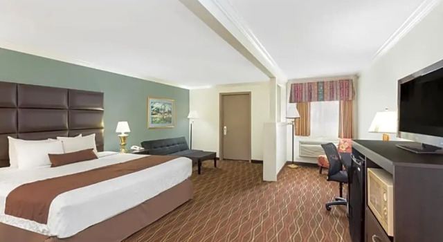 Двухместный номер Accessible Baymont by Wyndham Helen