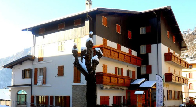Hotel Milano, Rezervasyon Otel Piazzatorre 