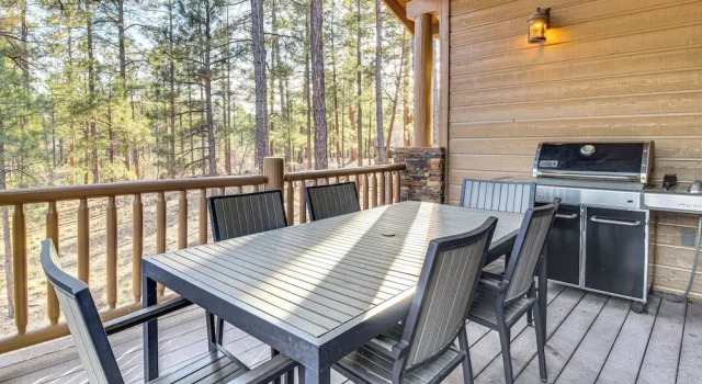 Апартаменты Hot Tub, Deck & Grill! Mtn Retreat in Show Low