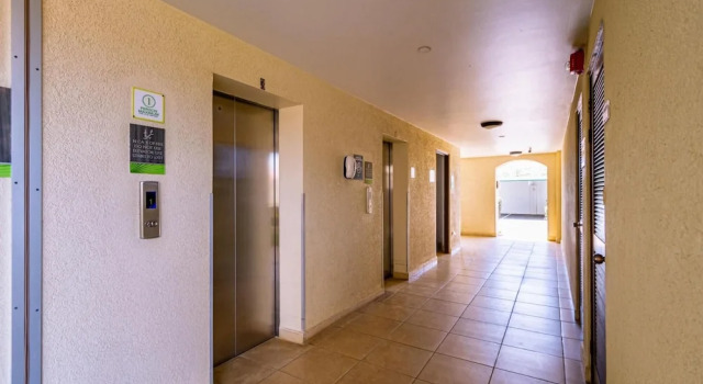 One Bedroom w Amazing Views GYM Resort Amenities, Book Resort Resort Hotels in Palm Beach, Resort
