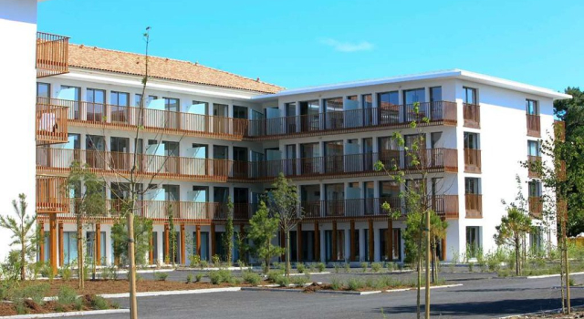 All Suites Appart Hôtel  Bassin d'Arcachon - Dune du Pilat, Забронировать Отель Отели Бассен-д'Аркашон с бассейном, Бассейн