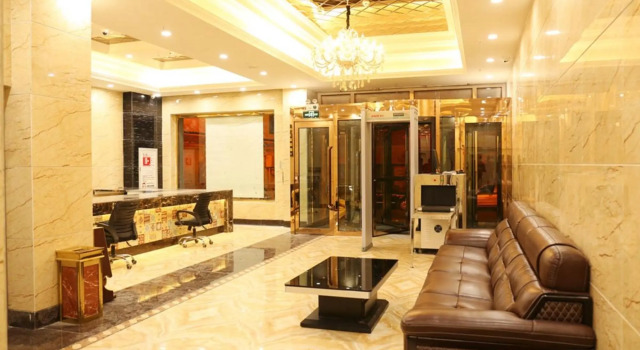 Super 8 Hotel (Hetian tuanjie  square)
