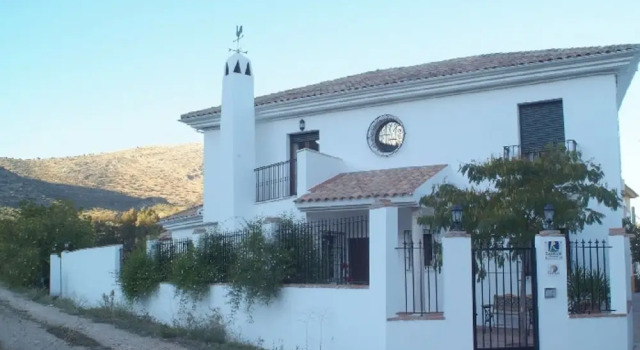 House With 5 Bedrooms in Priego de Cordoba, With Wonderful Mountain Vi, Забронировать Отель Приего-де-Кордова 
