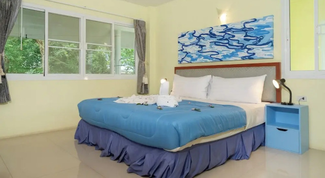 Бунгало Deluxe Oceanview Bungalows by EAT, Karon Beach
