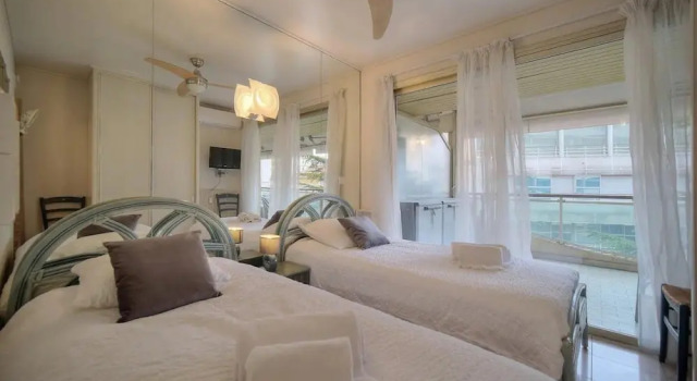 One Bed Apt in the Center of Cannes - 2198