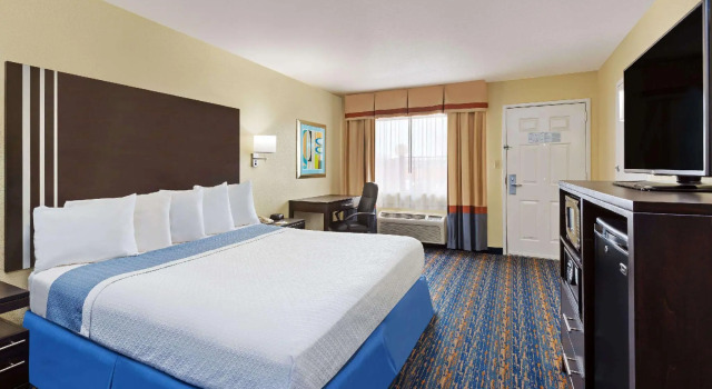 Двухместный номер Days Inn by Wyndham Near Seaworld San Antonio