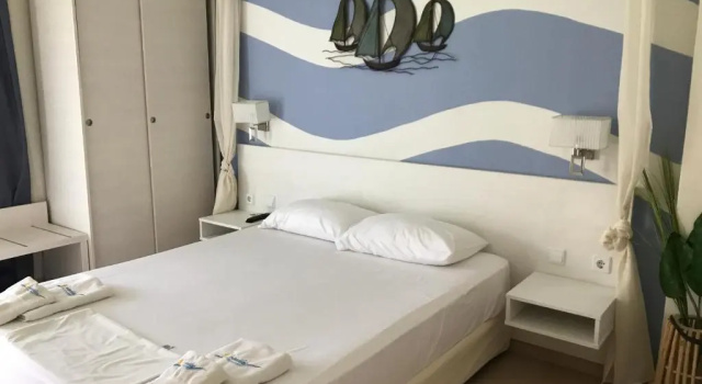 Апартаменты Superior Leonidas Apartments and suites