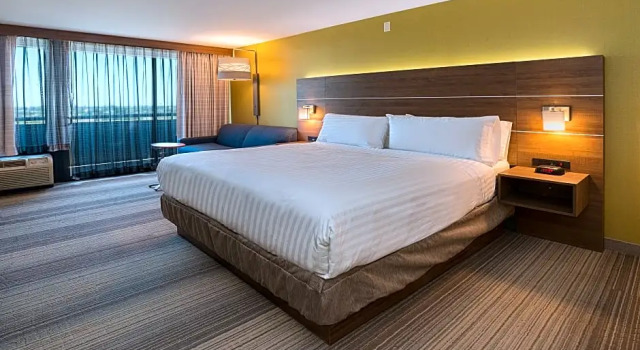 Двухместный номер Standard с видом на бассейн Holiday Inn Express Fullerton-Anaheim by IHG