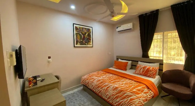 Люкс Deluxe с балконом C7 Hazelwood Residence & Suites