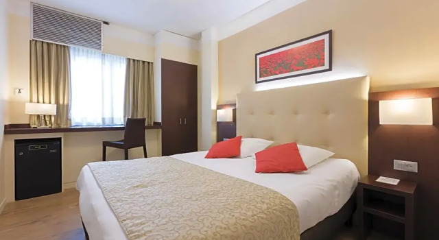 Номер Comfort Hôtel Rotonde Aix-en-Provence centre