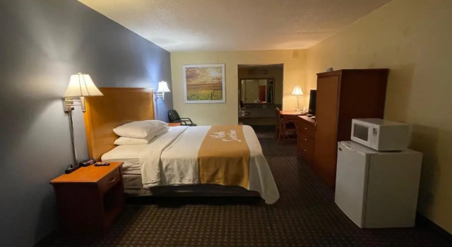 Standard Zimmer Days Inn by Wyndham Salina South