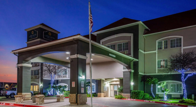 La Quinta Inn & Suites Laredo Airport, Rezervovat Hotel Laredo Texas
