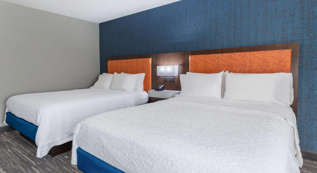 Четырёхместный номер Standard Hampton Inn Sioux Falls