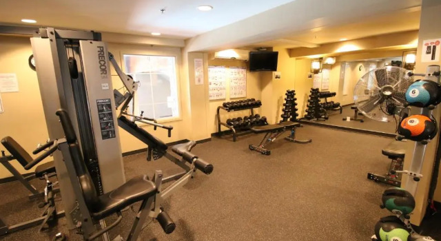 Апартаменты с видом на горы Waterscapes Resort by Discover Kelowna Resort Accommodations