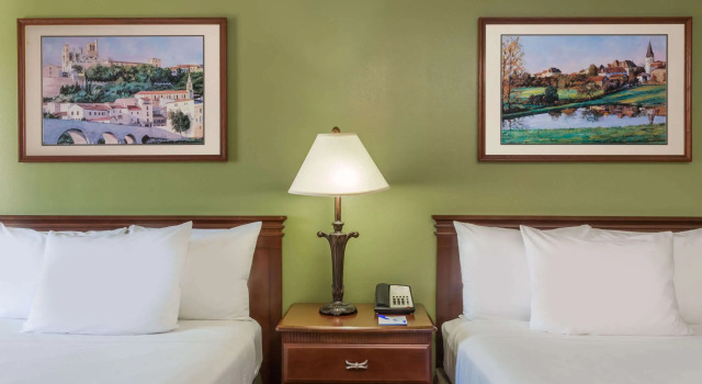 Baymont by Wyndham Waycross, Boek Hotel Hotels in Georgia met parkeren, Parkeren