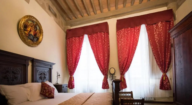 Номер Luxury AllOmbra della Torre a due passi da Piazza del Campo