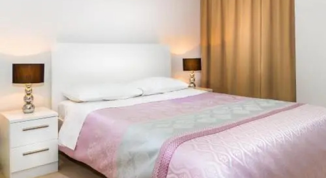 Surbiton Hills Apartment, Varaa Huoneisto Asunnot kohteessa Merseyside, Huoneisto