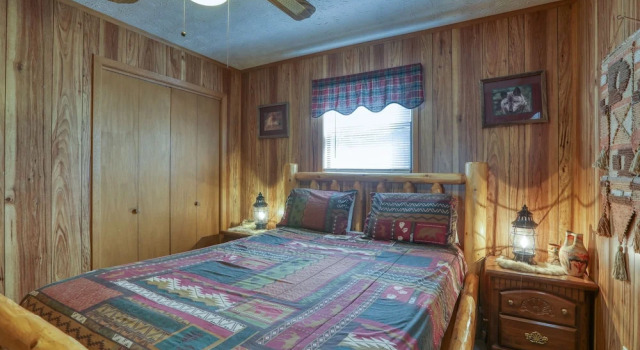 Wandering Creek - 2 Bedrooms, 1 Baths, Sleeps 6 Cabin by RedAwning