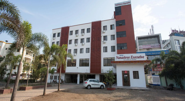 OYO 10679 Hotel Nanashree Executive