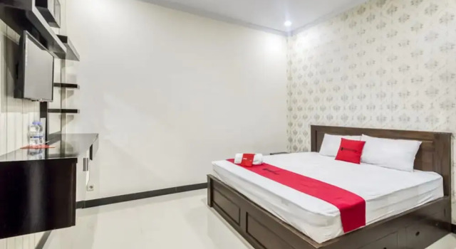 RedDoorz Syariah near Bandara Adisucipto Yogyakarta, Rezervovat Hotel 3hvězdičkové hotely v Yogyakarta Province, 3*