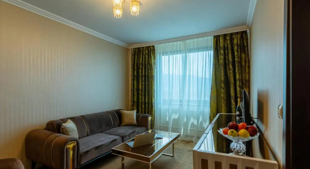 Люкс Classic с видом на город Astoria Grand Hotel