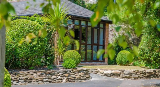 Коттедж Charming Summerhouse Annexe in lush gardens in Fowey