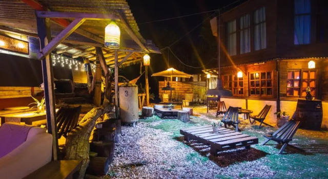Кровать в общем номере La Brújula Hostel