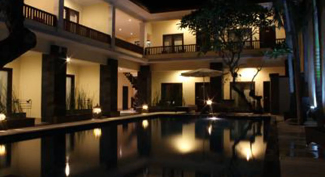 Radha Bali Hotel, Забронировать Отель Отели Куты с парковкой, рядом с Торговый центр Lippo Kuta, Парковка