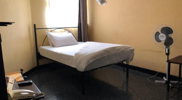 Economică cameră Meley Impala Hotel