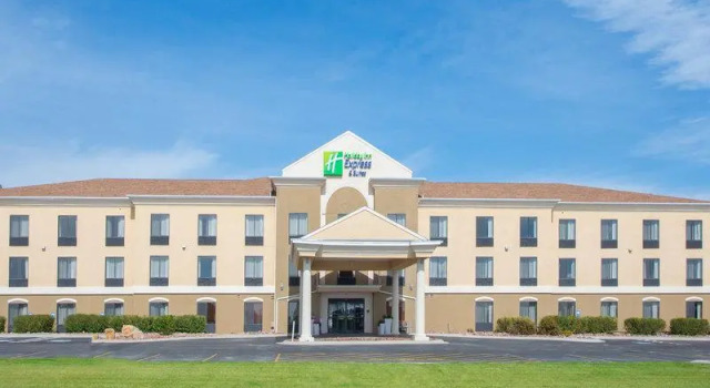 Кровать в общем номере Holiday Inn Express & Suites Douglas by IHG