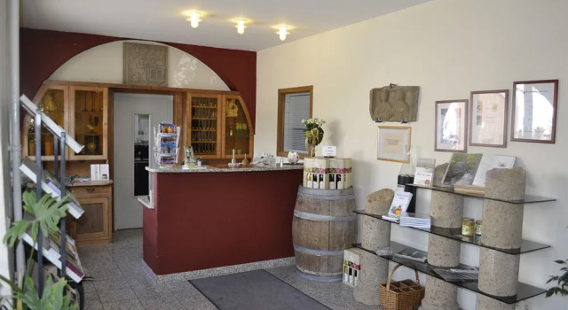 Hotel und Weingut Karlsmühle, Забронировать Отель Мертесдорф Trier-Saarburg