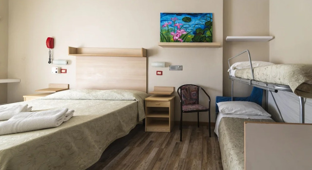 Четырёхместный номер Standard с балконом Hotel Corallo B&B