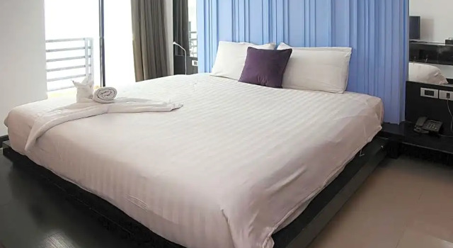 Двухместный номер Deluxe с балконом Hotel Pattaya Beach