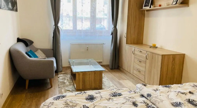 Dolní Náměstí, Rezerwuj Hotel Rokytnice nad Izerą 