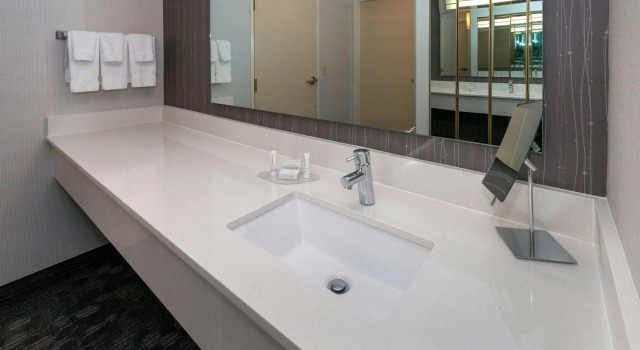 Двухместный люкс c 1 комнатой Courtyard by Marriott Lakeland