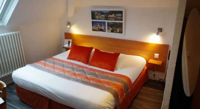 Трёхместный номер Standard Logis Hotel Beaudon