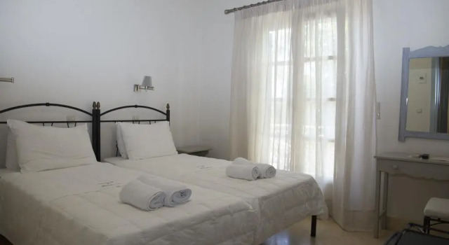 Mimoza, Prenota Hotel Spetses Isole Saroniche