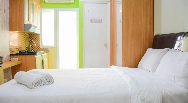 Stylish and Comfortable Studio Green Pramuka Apartment, Prenota Appartamento Cempaka Putih 