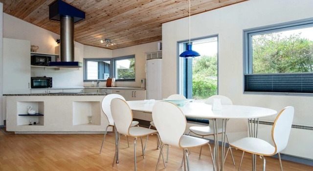 Tranquil Holiday Home in Henne Jutland With Terrace, Book Hotel 3-stjernede hoteller i Henne, 3*
