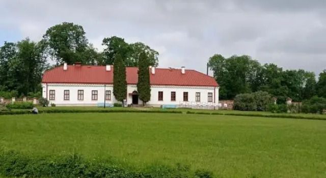Tirgus iela 2, Varaa Matkakoti Kraslava Kraslava Municipality