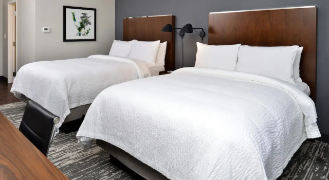 Четырёхместный номер Standard Four Points by Sheraton Omaha Midtown