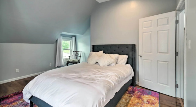 Morgantown Home w/ Deck ~ 2 Mi to WV University!, Buchen Sie Hotel Morgantown 