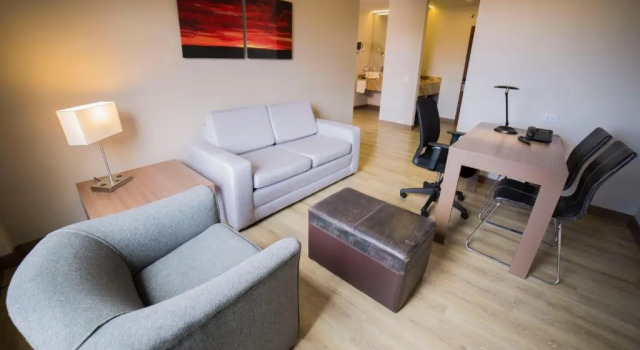 Номер Standard Embassy Suites by Hilton Bogotá - Rosales