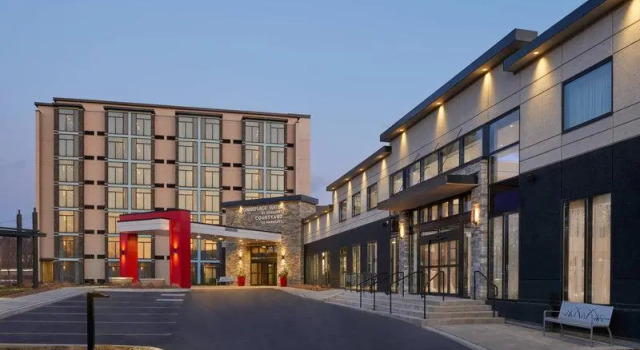 Четырёхместный люкс c 1 комнатой TownePlace Suites by Marriott Oshawa